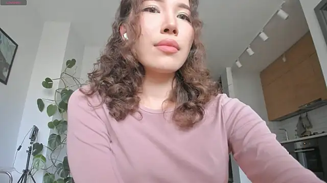 Snapshot of mey_baee chatting on 10-29-25, 05:31 mey baee online show from 10-29-25, 05:31