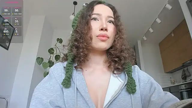 Snapshot of mey_baee chatting on 11-22-25, 10:14 mey baee online show from 11-22-25, 10:14