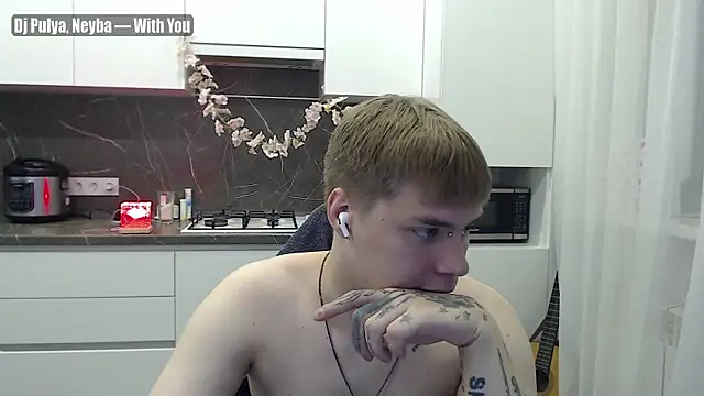 Snapshot of yourlildemon chatting on 06-14-26, 06:54 yourlildemon online show from 06-14-26, 06:54