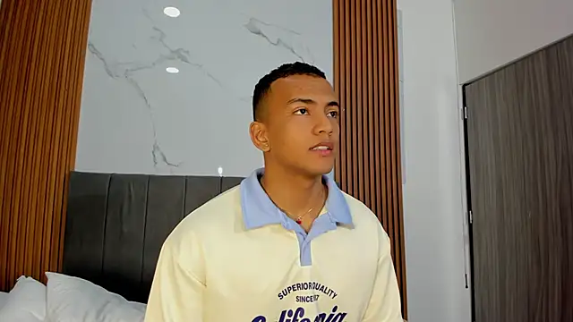 Snapshot of Rafa2004Cruz chatting on 10-12-25, 02:49 Rafa2004Cruz online show from 10-12-25, 02:49