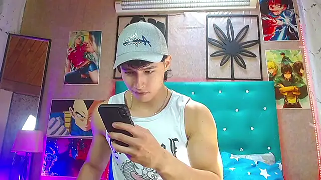 Snapshot of LiamAndrewzz chatting on 10-25-25, 04:35 LiamAndrewzz online show from 10-25-25, 04:35