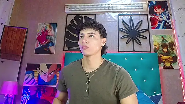 Snapshot of LiamAndrewzz chatting on 12-01-25, 04:56 LiamAndrewzz online show from 12-01-25, 04:56