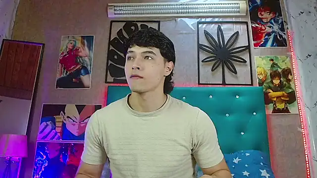 Snapshot of LiamAndrewzz chatting on 12-04-25, 07:22 LiamAndrewzz online show from 12-04-25, 07:22