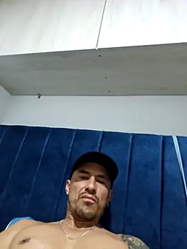 Snapshot of Iuver chatting on 02-24-26, 11:36 Iuver online show from 02-24-26, 11:36