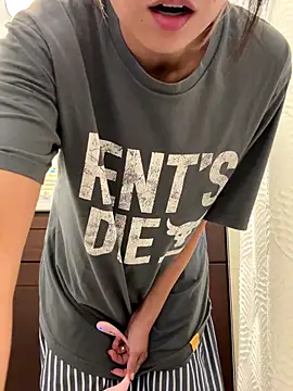 Snapshot of skybeatrice7 chatting on 09-17-25, 03:19 skybeatrice7 online show from 09-17-25, 03:19