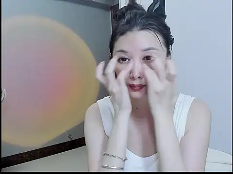 Snapshot of A_dabo chatting on 10-11-25, 05:22 A dabo online show from 10-11-25, 05:22