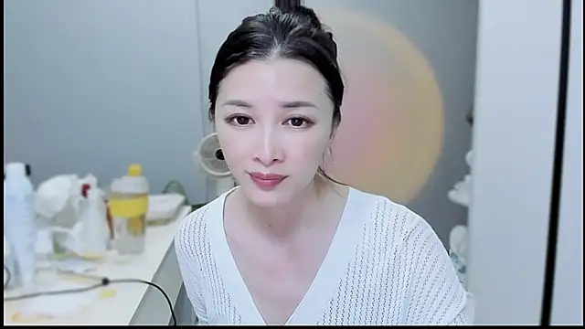 Snapshot of A_dabo chatting on 10-29-25, 02:19 A dabo online show from 10-29-25, 02:19