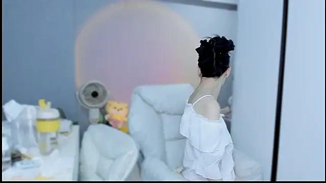 Snapshot of A_dabo chatting on 11-03-25, 01:34 A dabo online show from 11-03-25, 01:34