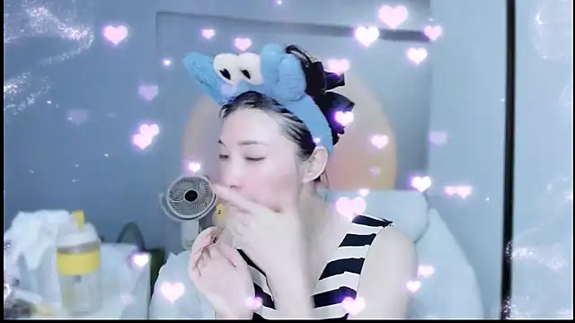 Snapshot of A_dabo chatting on 11-04-25, 02:49 A dabo online show from 11-04-25, 02:49