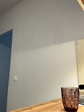 AlishaPrettyBlade online show from 12-19-25, 01:07