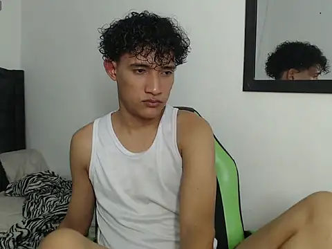 Snapshot of Boy_coll chatting on 02-26-26, 05:50 Boy coll online show from 02-26-26, 05:50