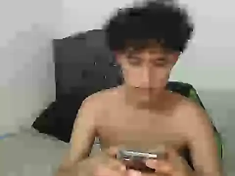 Snapshot of Boy_coll chatting on 03-21-26, 07:24 Boy coll online show from 03-21-26, 07:24