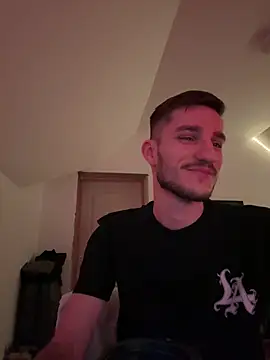 Snapshot of yoyoboy988 chatting on 03-21-25, 07:13 yoyoboy988 online show from 03-21-25, 07:13