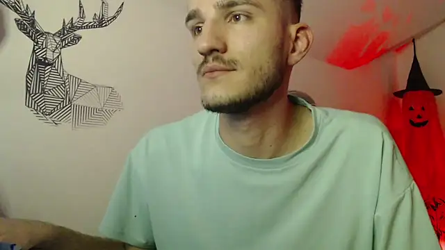 Snapshot of yoyoboy988 chatting on 09-21-25, 08:32 yoyoboy988 online show from 09-21-25, 08:32