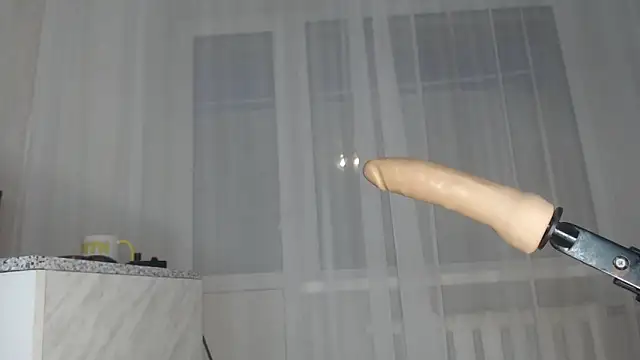 Snapshot of DreamMoon chatting on 12-15-25, 01:15 DreamMoon online show from 12-15-25, 01:15