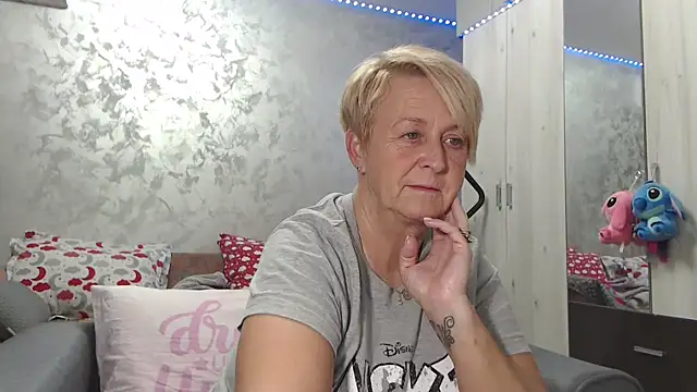 RosesandLillies online show from 04-11-26, 04:00