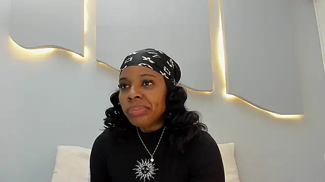 EmilyDiaaz online show from 04-20-26, 12:30