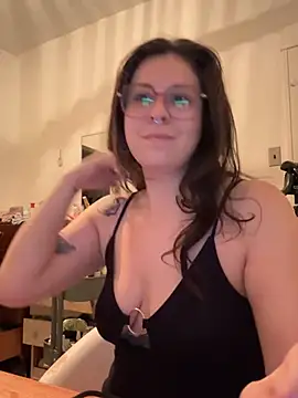 Snapshot of Rosiee69_ chatting on 03-06-25, 12:52 Rosiee69  online show from 03-06-25, 12:52