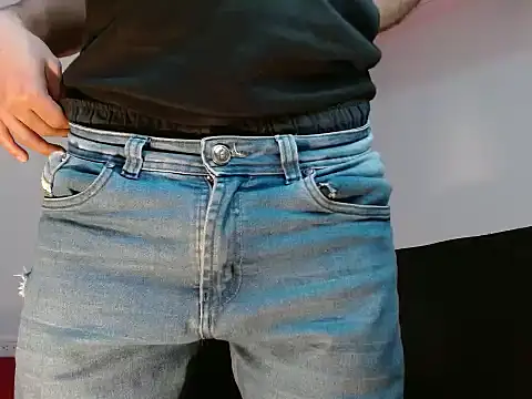 Snapshot of AngelHil chatting on 11-27-25, 02:46 AngelHil online show from 11-27-25, 02:46