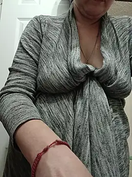 Snapshot of HTXBELLE chatting on 11-02-25, 06:43 HTXBELLE online show from 11-02-25, 06:43