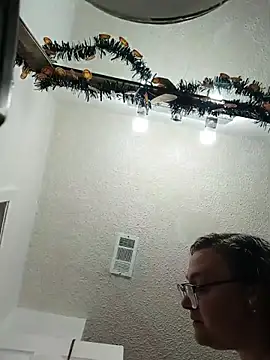 Snapshot of HTXBELLE chatting on 11-18-25, 12:16 HTXBELLE online show from 11-18-25, 12:16