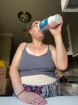 Snapshot of HTXBELLE chatting on 12-13-25, 08:25 HTXBELLE online show from 12-13-25, 08:25