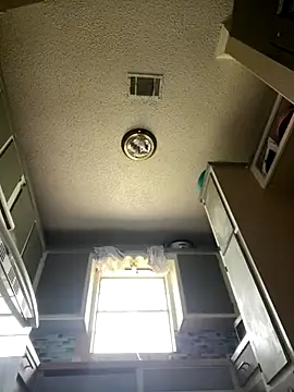 Snapshot of HTXBELLE chatting on 12-14-25, 04:34 HTXBELLE online show from 12-14-25, 04:34