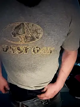 Snapshot of Cummaker69 chatting on 12-23-25, 04:43 Cummaker69 online show from 12-23-25, 04:43