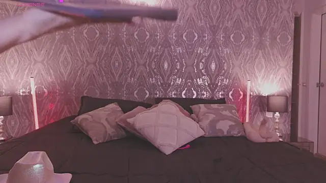 AbellaFox  online show from 04-21-26, 08:23