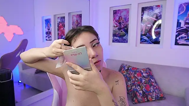 SaharaKramer online show from 03-19-25, 01:32