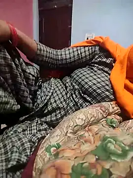 Snapshot of indian_couple4 chatting on 02-20-25, 04:14 indian couple4 online show from 02-20-25, 04:14