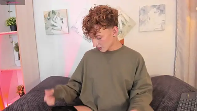 Snapshot of iiangel_ chatting on 11-13-25, 06:45 iiangel online show from 11-13-25, 06:45