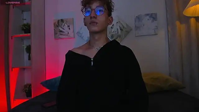 Snapshot of iiangel_ chatting on 11-16-25, 02:28 iiangel online show from 11-16-25, 02:28