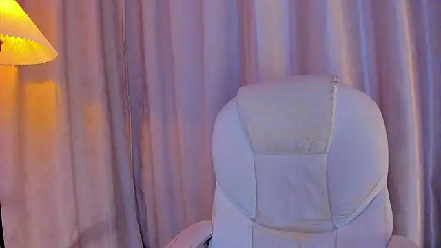 Snapshot of iiangel_ chatting on 11-28-25, 03:31 iiangel online show from 11-28-25, 03:31