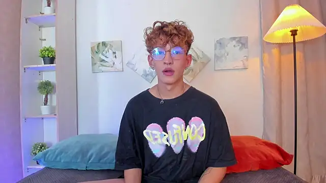 Snapshot of iiangel_ chatting on 12-05-25, 03:15 iiangel online show from 12-05-25, 03:15