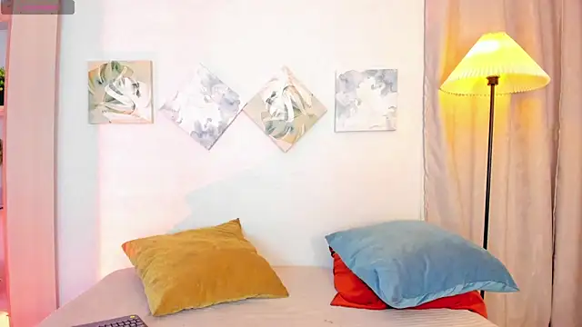 Snapshot of iiangel_ chatting on 12-14-25, 05:24 iiangel online show from 12-14-25, 05:24