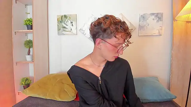 Snapshot of iiangel_ chatting on 12-17-25, 04:07 iiangel online show from 12-17-25, 04:07