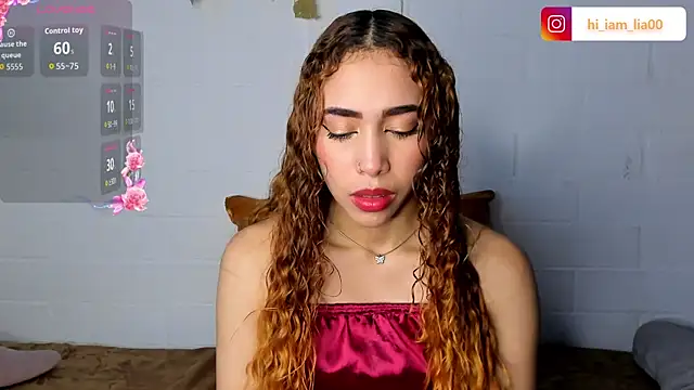 Snapshot of LiaHansson chatting on 11-18-25, 05:28 LiaHansson online show from 11-18-25, 05:28