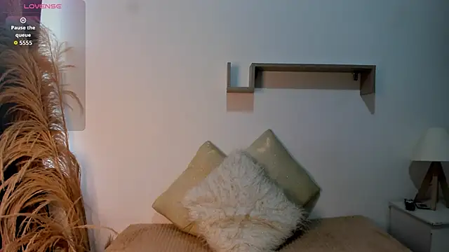 Snapshot of emily-777 chatting on 11-01-25, 07:27 emily-777 online show from 11-01-25, 07:27