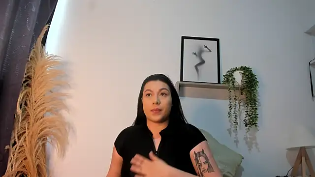 Snapshot of emily-777 chatting on 11-12-25, 06:41 emily-777 online show from 11-12-25, 06:41