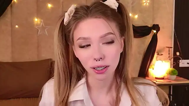 Sierra Fane online show from 04-27-26, 06:00