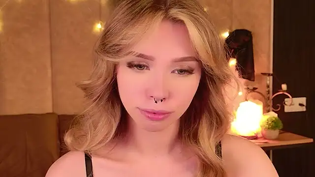 Snapshot of Sierra_Fane chatting on 05-29-26, 06:11 Sierra Fane online show from 05-29-26, 06:11