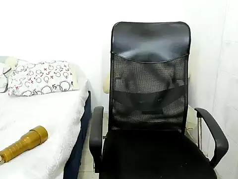 seigfried0 online show from 03-02-25, 10:38