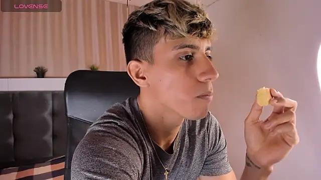 Allex Cano online show from 02-23-25, 04:13