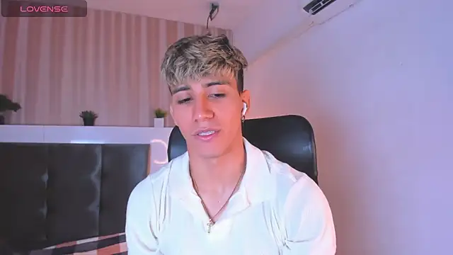 Allex Cano online show from 02-24-25, 01:10