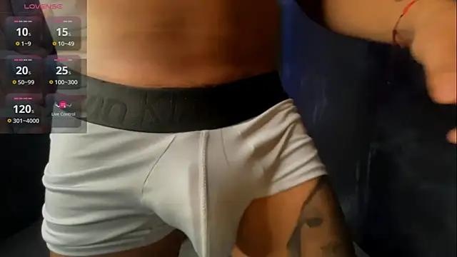 Snapshot of jeffvalemtino chatting on 12-17-25, 10:49 jeffvalemtino online show from 12-17-25, 10:49