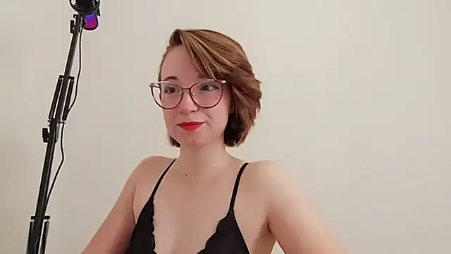 Elise Nyx online show from 10-27-25, 01:26