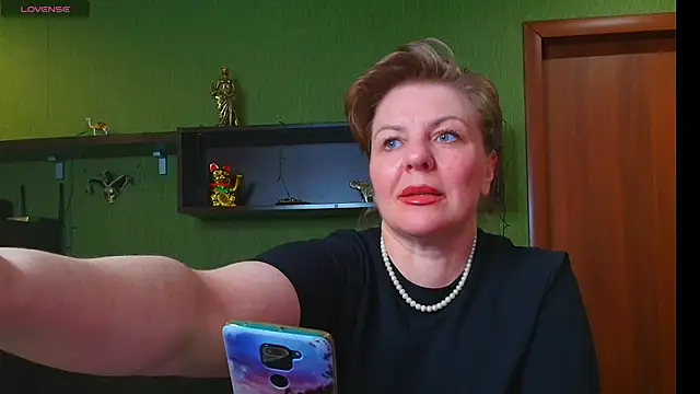 Snapshot of VeronikawGold chatting on 04-27-26, 08:07 VeronikawGold online show from 04-27-26, 08:07