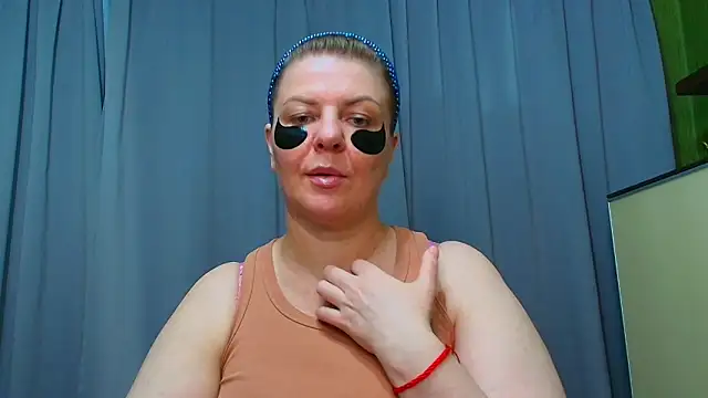 Snapshot of VeronikawGold chatting on 05-07-26, 10:26 VeronikawGold online show from 05-07-26, 10:26