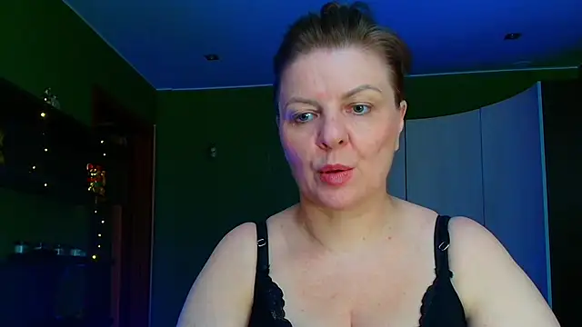 Snapshot of VeronikawGold chatting on 05-21-26, 03:41 VeronikawGold online show from 05-21-26, 03:41